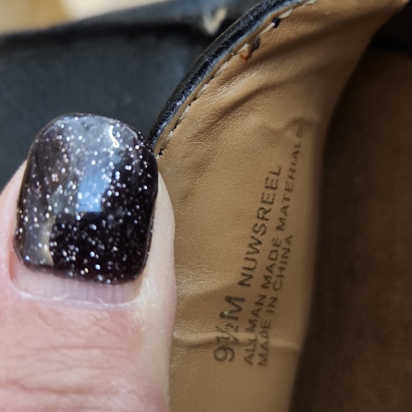 Aerosoles StitchNTurn black and tan loafer with gold metal accent size 9.5 - Picture 7 of 9